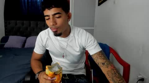 white online show from 06/12/26, 07:13