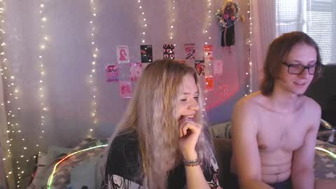 Melania and Mikey online show from 04/18/26, 07:01