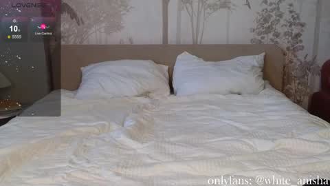 Anisha online show from 04/15/26, 01:29