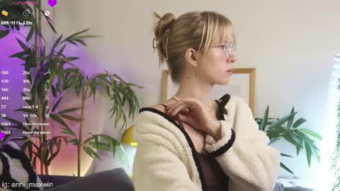 Snapshot of whiteanni chatting on 02/20/25, 02:40 Anita online show from 02/20/25, 02:40