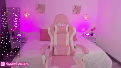 whiteatenea online show from 03/03/25, 08:05