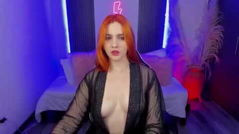 whiteatenea online show from 11/17/25, 04:18