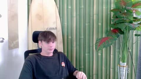 Snapshot of whiteboyinasia chatting on 09/19/25, 04:58 Christian online show from 09/19/25, 04:58