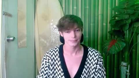 Snapshot of whiteboyinasia chatting on 10/19/25, 11:00 Christian online show from 10/19/25, 11:00