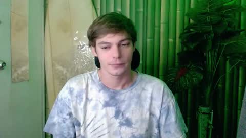 Snapshot of whiteboyinasia chatting on 10/22/25, 11:54 Christian online show from 10/22/25, 11:54