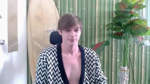 Snapshot of whiteboyinasia chatting on 10/24/25, 05:15 Christian online show from 10/24/25, 05:15