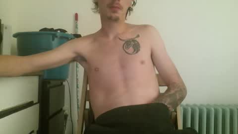 Snapshot of whiteboyslim21 chatting on 12/01/25, 07:57 whiteboyslim21 online show from 12/01/25, 07:57