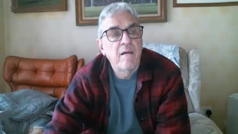 whitebriefs009 online show from 01/05/25, 01:15