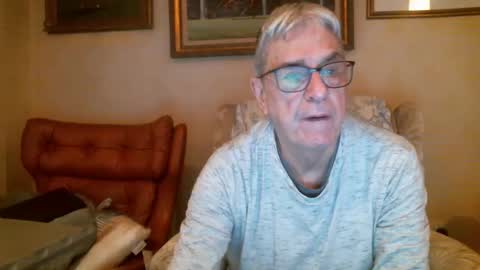 whitebriefs009 online show from 01/15/25, 09:35