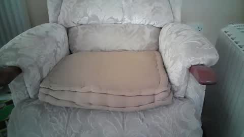 whitebriefs009 online show from 10/17/25, 09:01