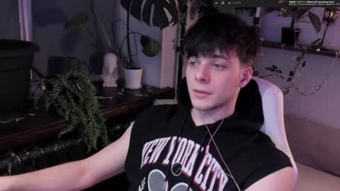 Gus online show from 12/03/24, 05:23