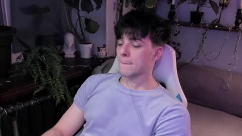 Gus online show from 12/05/24, 09:17