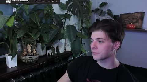 Gus online show from 11/18/25, 07:18