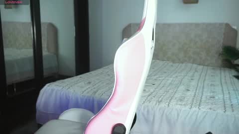 whitehelenn online show from 04/17/26, 02:14