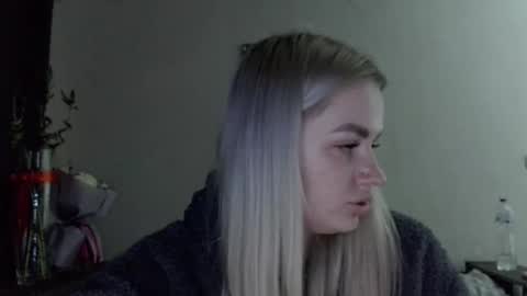 whitehex666 online show from 12/18/25, 05:52