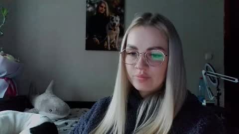 whitehex666 online show from 12/20/25, 10:00