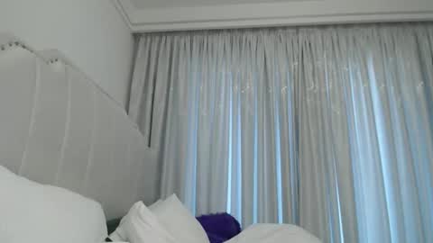 whitenightandqueen online show from 05/11/26, 07:03
