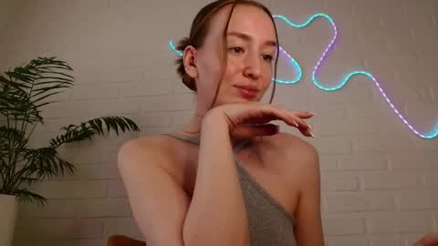Snapshot of whiteprincessluna chatting on 05/10/26, 01:05 You wont find me here on Saturdays and Sundays online show from 05/10/26, 01:05