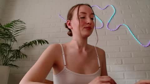 Snapshot of whiteprincessluna chatting on 05/11/26, 02:45 You wont find me here on Saturdays and Sundays online show from 05/11/26, 02:45