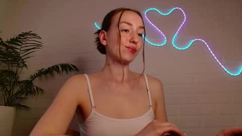 Snapshot of whiteprincessluna chatting on 05/11/26, 04:04 You wont find me here on Saturdays and Sundays online show from 05/11/26, 04:04
