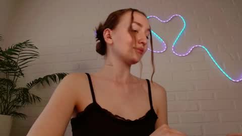 Snapshot of whiteprincessluna chatting on 05/18/26, 01:17 You wont find me here on Saturdays and Sundays online show from 05/18/26, 01:17