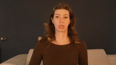 White Queen online show from 04/13/26, 08:20