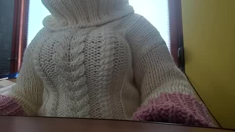 whitesweater online show from 09/23/25, 06:16