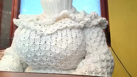 whitesweater online show from 10/06/25, 06:11