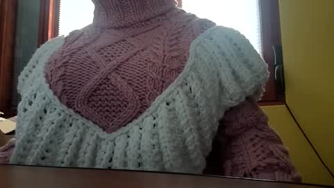 whitesweater online show from 12/01/25, 06:51