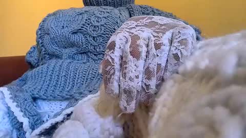 whitesweater online show from 04/27/26, 05:38