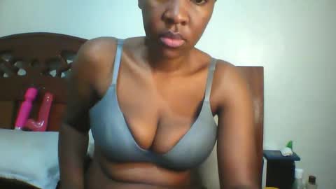 Snapshot of whitney_ly chatting on 06/11/26, 07:17 whitney_ly online show from 06/11/26, 07:17