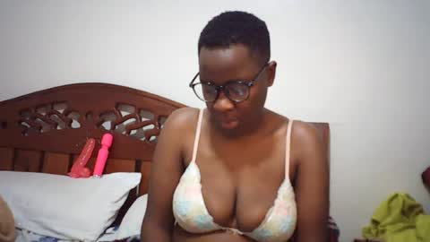 whitney_ly online show from 07/27/26, 08:10