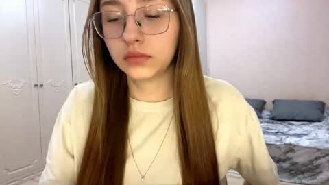 Vicky online show from 04/27/26, 08:29