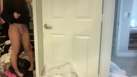 iamwhitneyoc online show from 11/19/25, 07:58