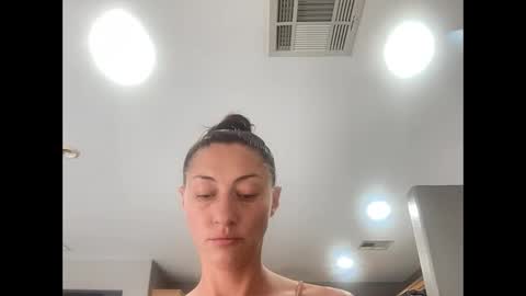 iamwhitneyoc online show from 06/04/26, 08:15
