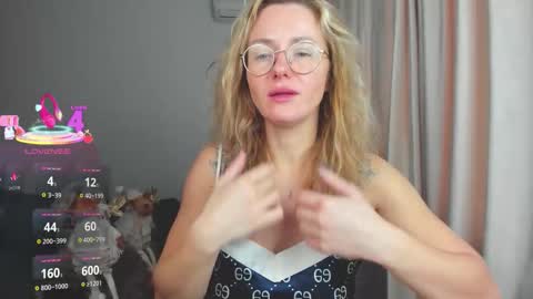 whitneypunnch online show from 12/18/25, 06:52