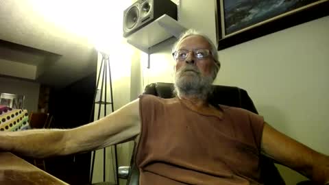 whofcares2 online show from 10/06/25, 12:41
