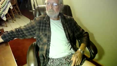 whofcares2 online show from 11/15/25, 01:36