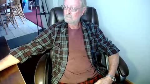 whofcares2 online show from 02/17/26, 06:47