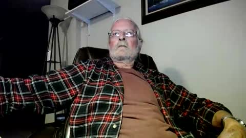 whofcares2 online show from 05/04/26, 01:23