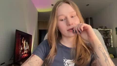 Alisa online show from 04/12/26, 07:46