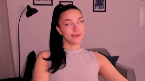 Snapshot of whoislulu chatting on 11/06/25, 03:46 whoislulu online show from 11/06/25, 03:46