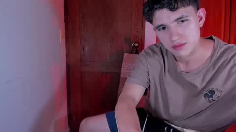 whos_he online show from 12/20/25, 07:32