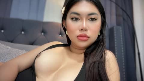 Sofia online show from 12/18/25, 12:27