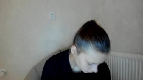 Snapshot of why_again_me chatting on 12/08/24, 08:15 Veronica online show from 12/08/24, 08:15