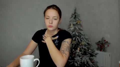 Snapshot of why_again_me chatting on 01/10/25, 03:58 Veronica online show from 01/10/25, 03:58