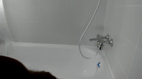 Snapshot of why_again_me chatting on 01/10/25, 07:00 Veronica online show from 01/10/25, 07:00