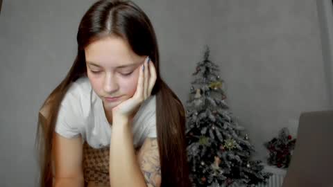 Snapshot of why_again_me chatting on 01/11/25, 05:51 Veronica online show from 01/11/25, 05:51