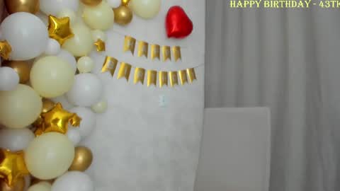 Snapshot of why_again_me chatting on 01/20/25, 05:48 Veronica online show from 01/20/25, 05:48