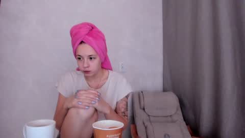 Snapshot of why_again_me chatting on 01/30/25, 02:36 Veronica online show from 01/30/25, 02:36